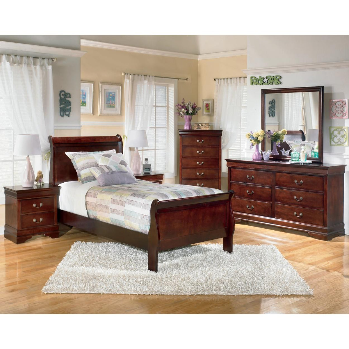 Exquisite twin sleigh bed hotsell